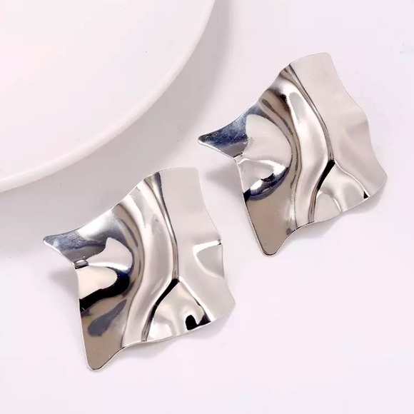 Silver Tone Big Fashion Earrings - Picture 1 of 6